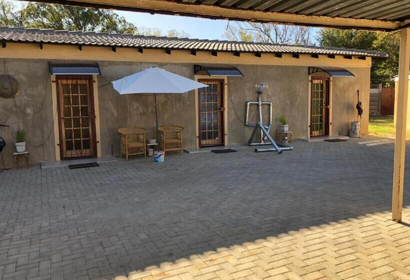 פנסיון Pozi Guest House