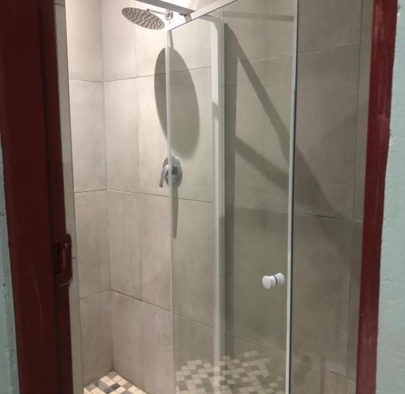 פנסיון Pozi Guest House