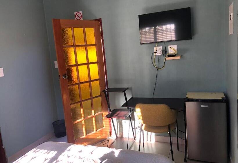 פנסיון Pozi Guest House