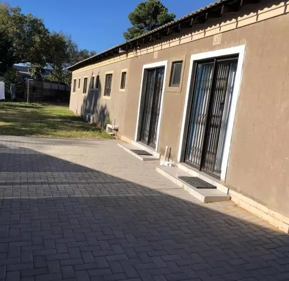 ペンション Pozi Guest House