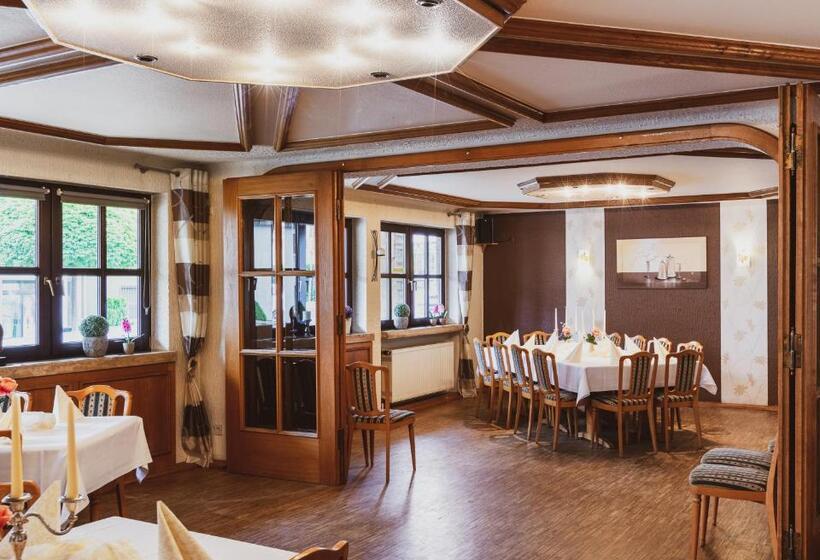 Общежитие Fremden Und Monteurzimmer Zum Ochsen