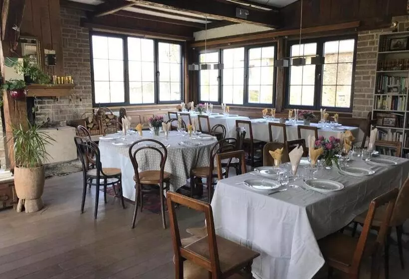 Aamiaismajoitus (B&B) La Maison Blanche De Martué