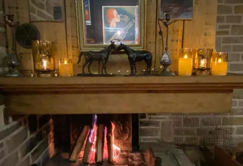 Aamiaismajoitus (B&B) La Maison Blanche De Martué