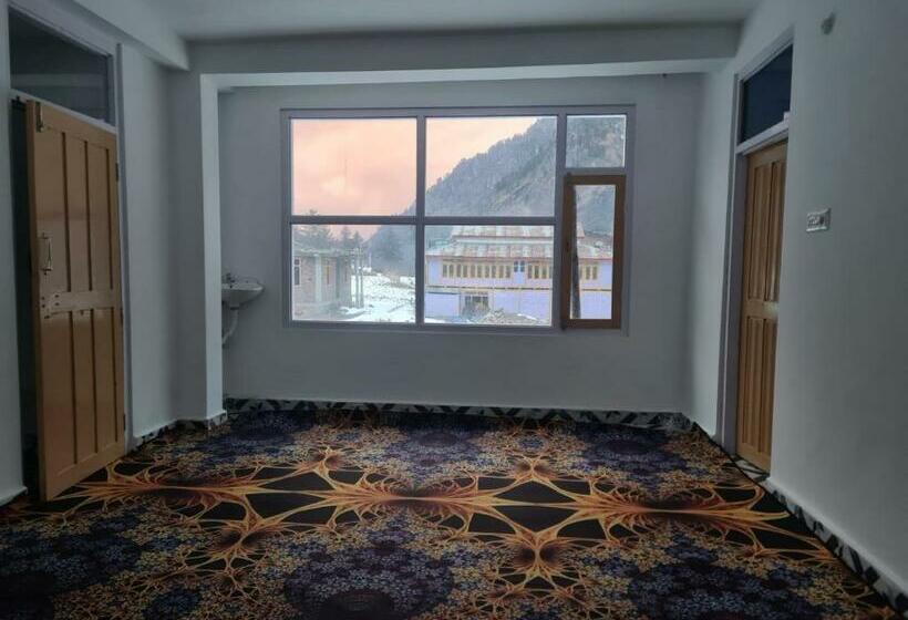 호텔 Above End Beyond