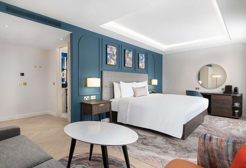 هتل Lost Property St. Paul S London, Curio Collection By Hilton