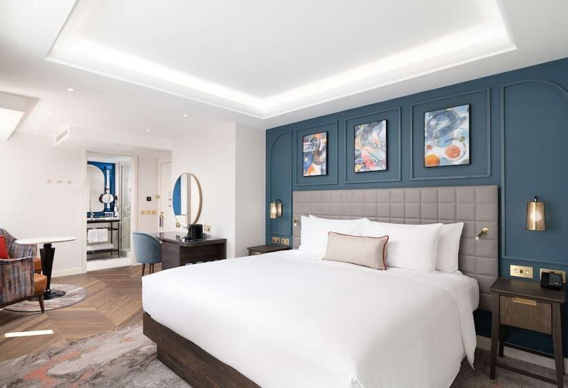 هتل Lost Property St. Paul S London, Curio Collection By Hilton