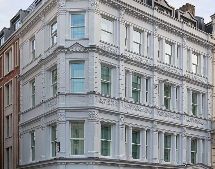 هتل Lost Property St. Paul S London, Curio Collection By Hilton