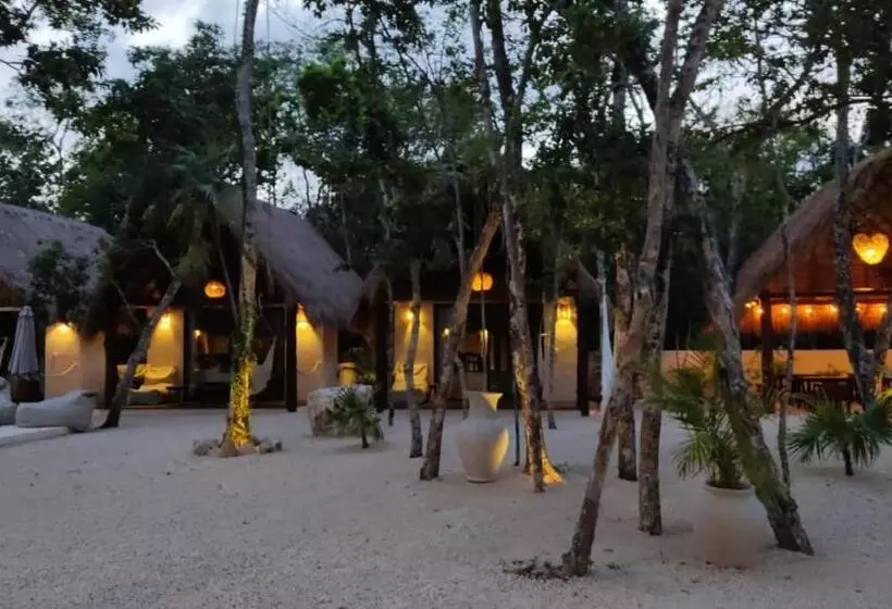 هتل Magic Xcacel Tulum