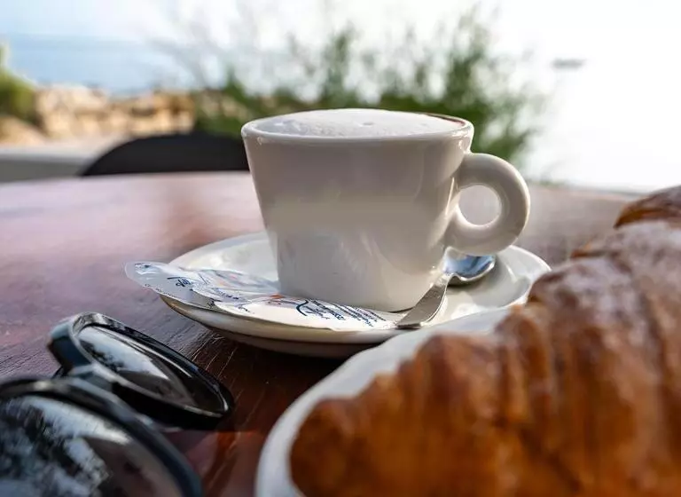 Testa Di Monaco   Basic Beach Accommodations