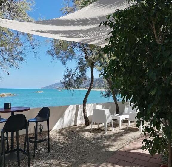 Testa Di Monaco   Basic Beach Accommodations