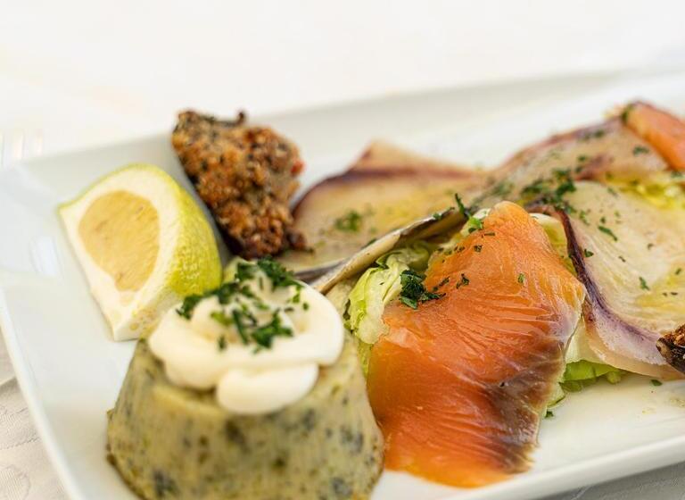 Testa Di Monaco   Basic Beach Accommodations