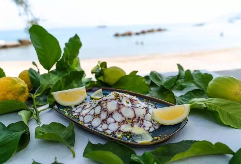 Testa Di Monaco   Basic Beach Accommodations