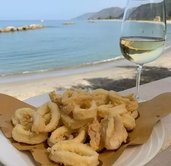 Testa Di Monaco   Basic Beach Accommodations