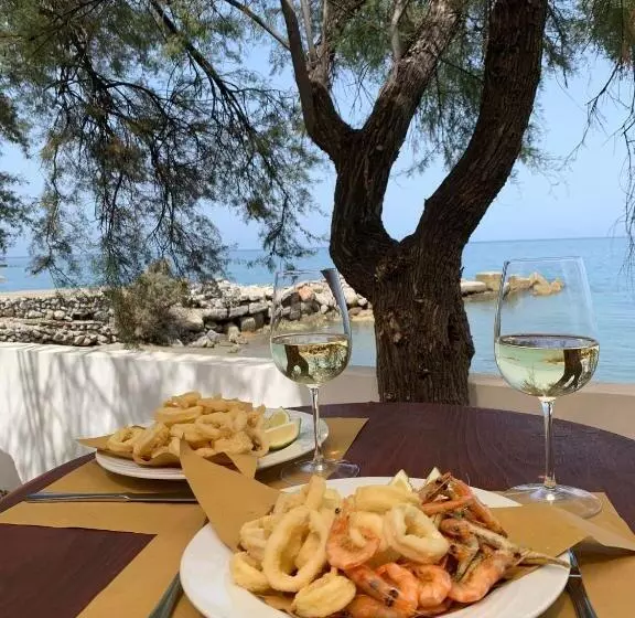 Testa Di Monaco   Basic Beach Accommodations