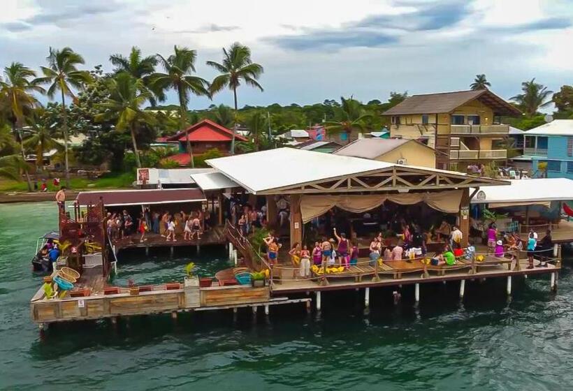 호스텔 Aqua Lounge