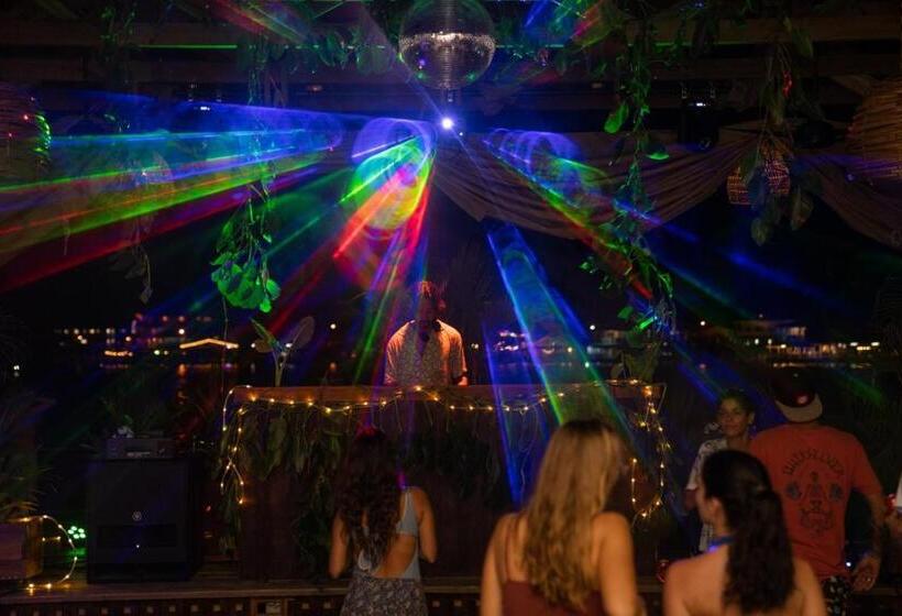 호스텔 Aqua Lounge