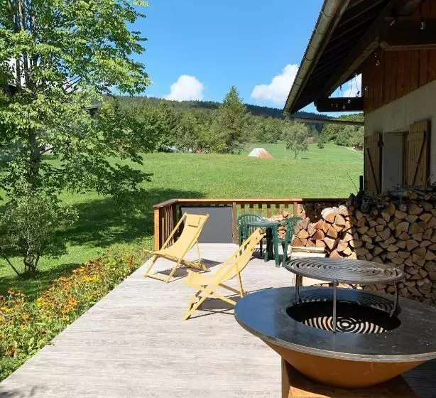 تختخواب و صبحانه Le Chalet De Plainpalais