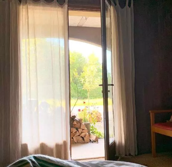 تختخواب و صبحانه Le Chalet De Plainpalais