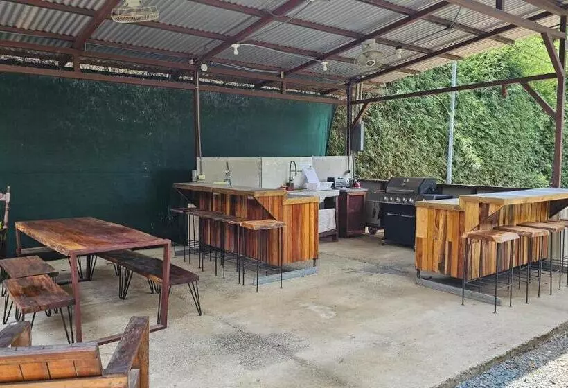 هتل Bamboo River House And