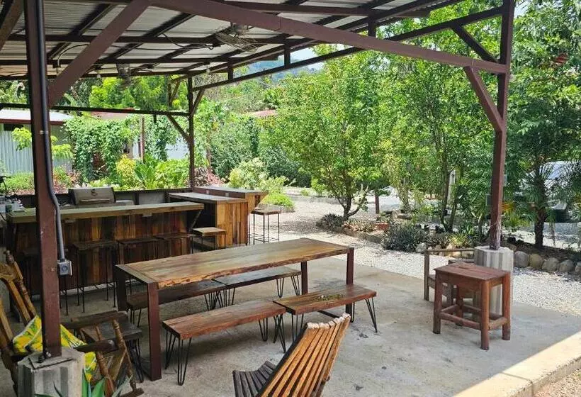 هتل Bamboo River House And