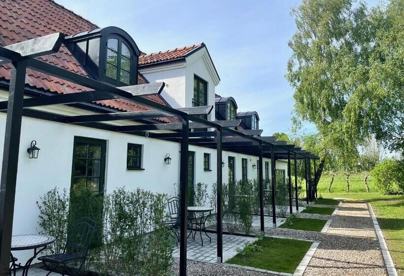 هتل Ekenäs Gård På österlen