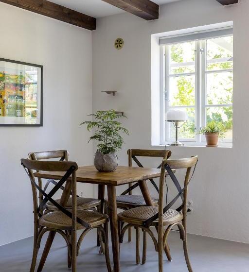 هتل Ekenäs Gård På österlen