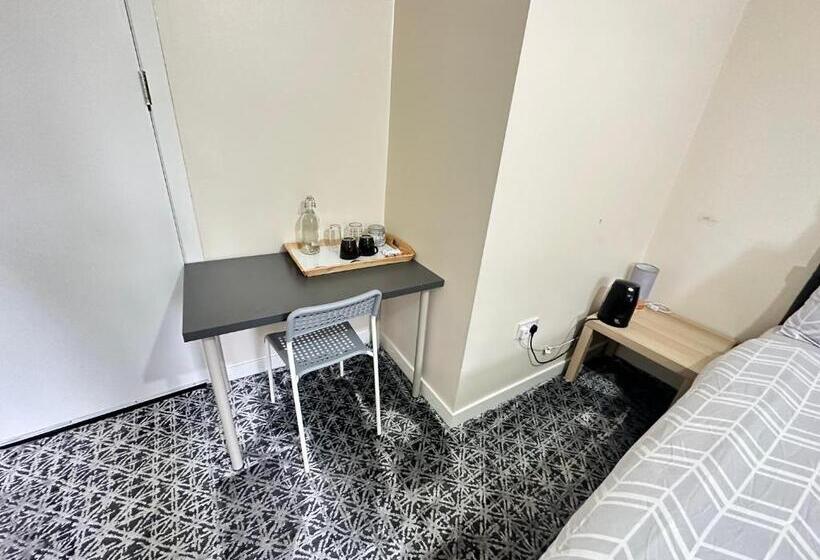 פנסיון Ibrox Guesthouse