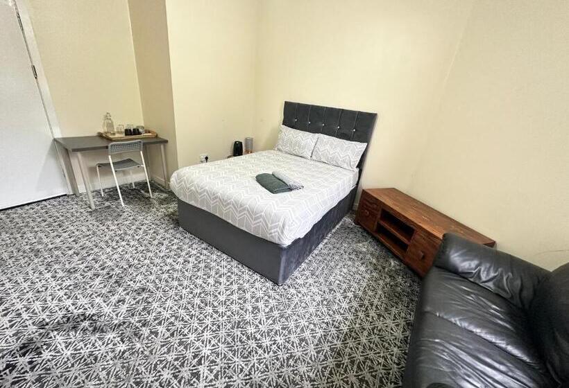 פנסיון Ibrox Guesthouse