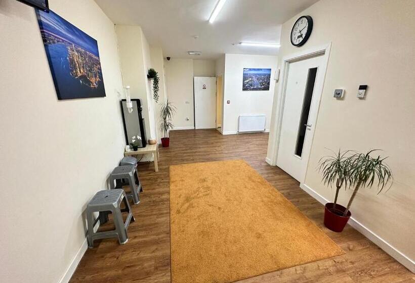 פנסיון Ibrox Guesthouse