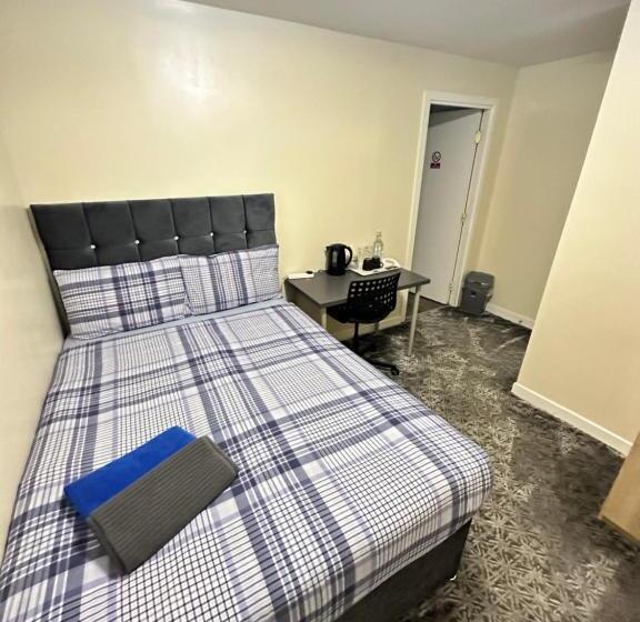 פנסיון Ibrox Guesthouse