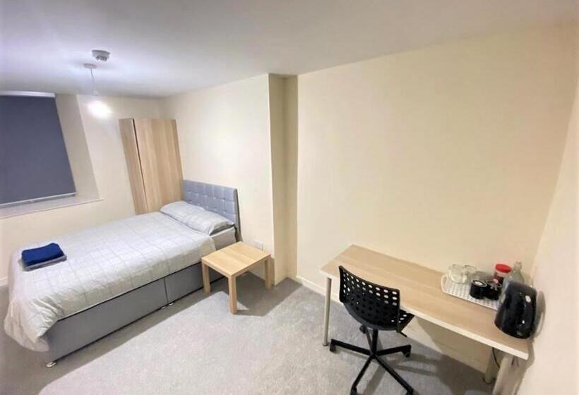 פנסיון Ibrox Guesthouse