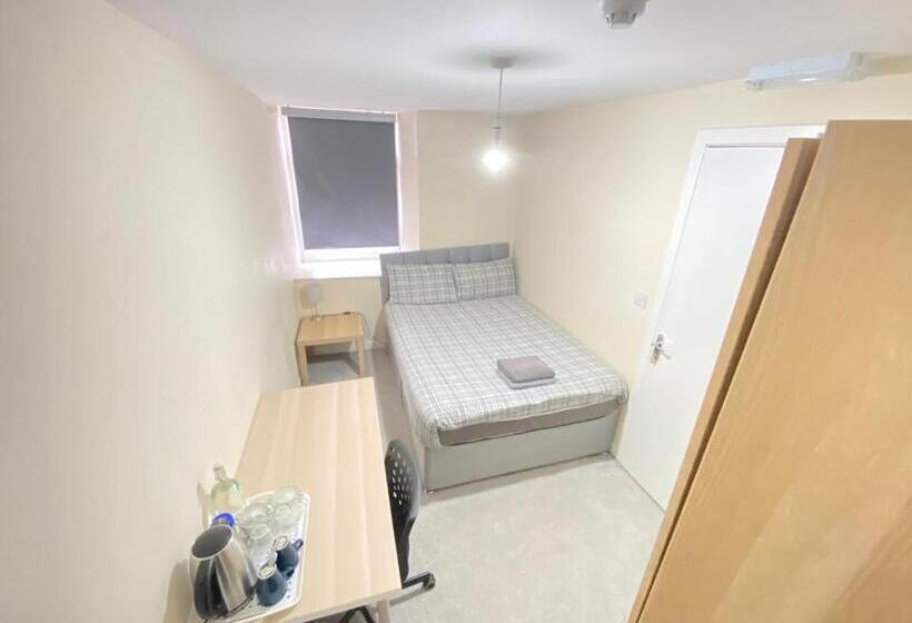 פנסיון Ibrox Guesthouse