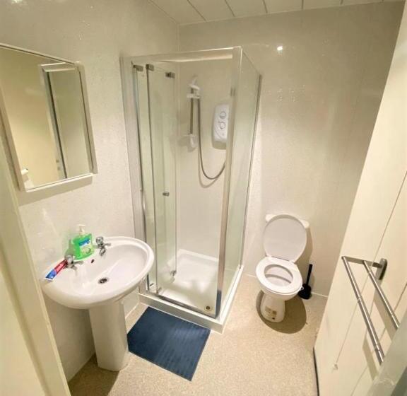 פנסיון Ibrox Guesthouse