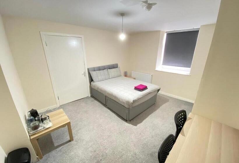 פנסיון Ibrox Guesthouse