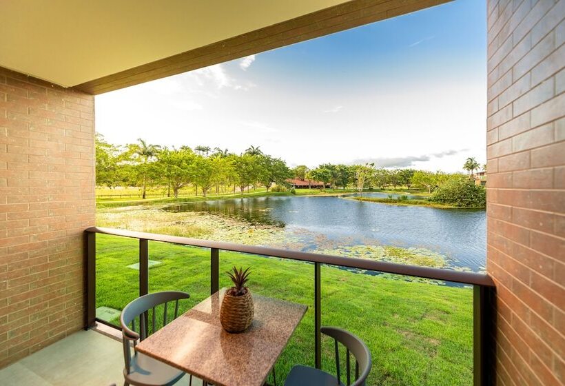 Resort Reserva Dos Lagos