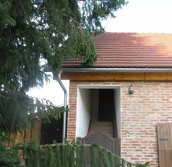 Retkeilymaja Fürge Róka Porta