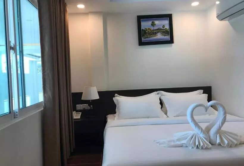 Apple Hotel Two   Near Phnom Penh Airport