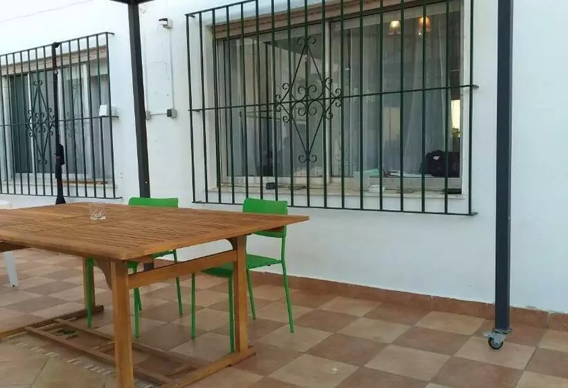 تختخواب و صبحانه Lola 3   Habitacion Privada   Aire Acondicionado   Baños Compartidos