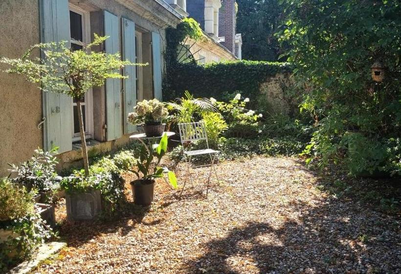 ベッドアンドブレックファースト La Maison Céladon