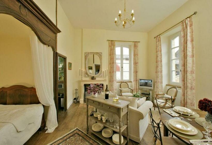 צימר Le Prieuré Du Château De Biron