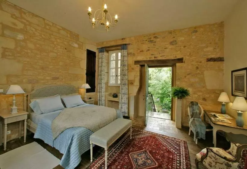 Aamiaismajoitus (B&B) Le Prieuré Du Château De Biron