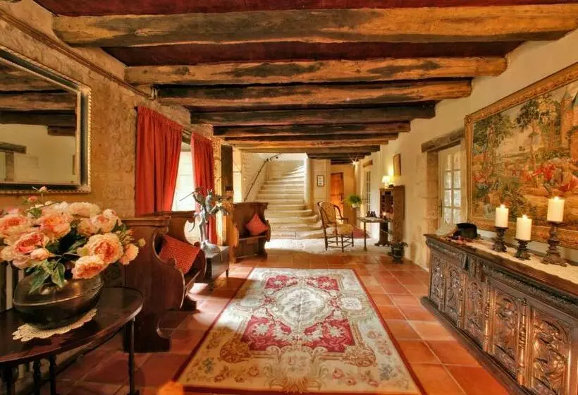 Aamiaismajoitus (B&B) Le Prieuré Du Château De Biron