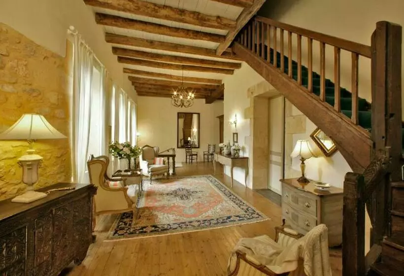 Aamiaismajoitus (B&B) Le Prieuré Du Château De Biron
