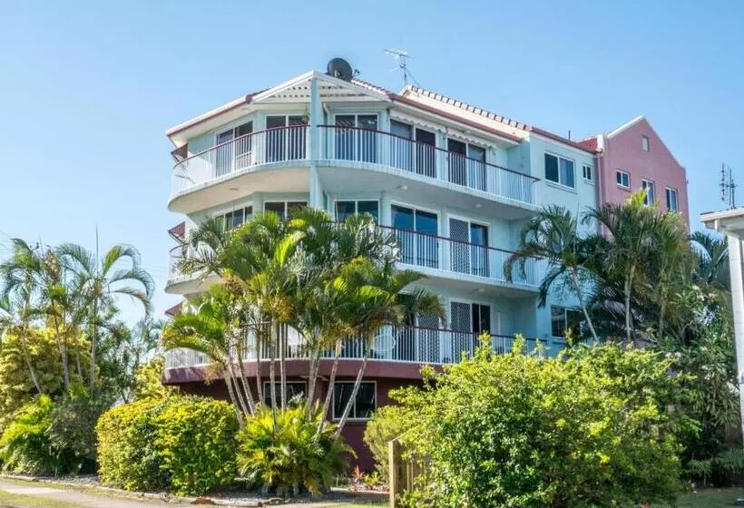 Explorer Cove Unit 6 31 Kennedy Pde