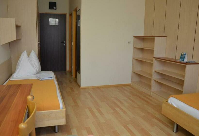 Mladinski Dom Hostel