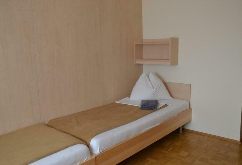 Mladinski Dom Hostel