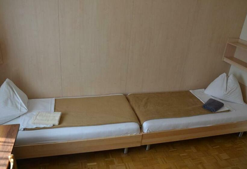 Mladinski Dom Hostel