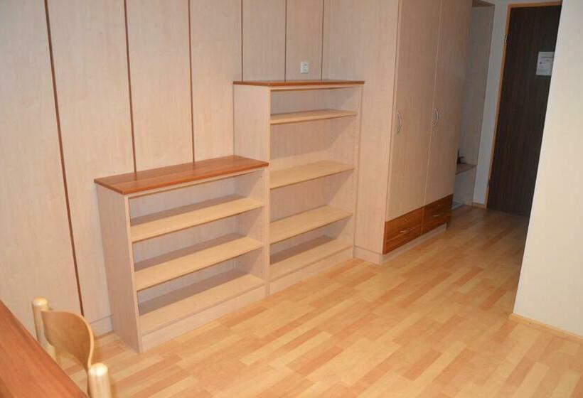 Mladinski Dom Hostel