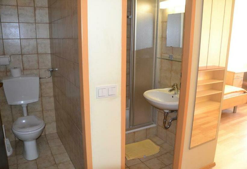 Mladinski Dom Hostel