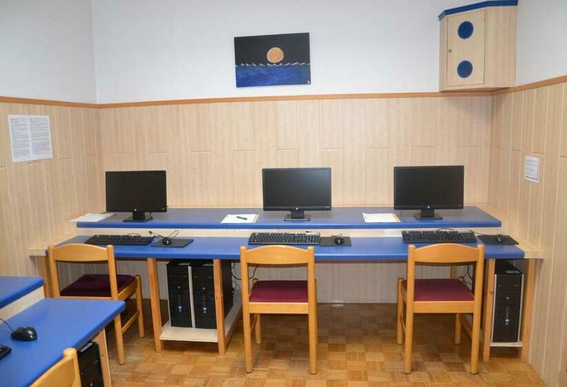 Mladinski Dom Hostel